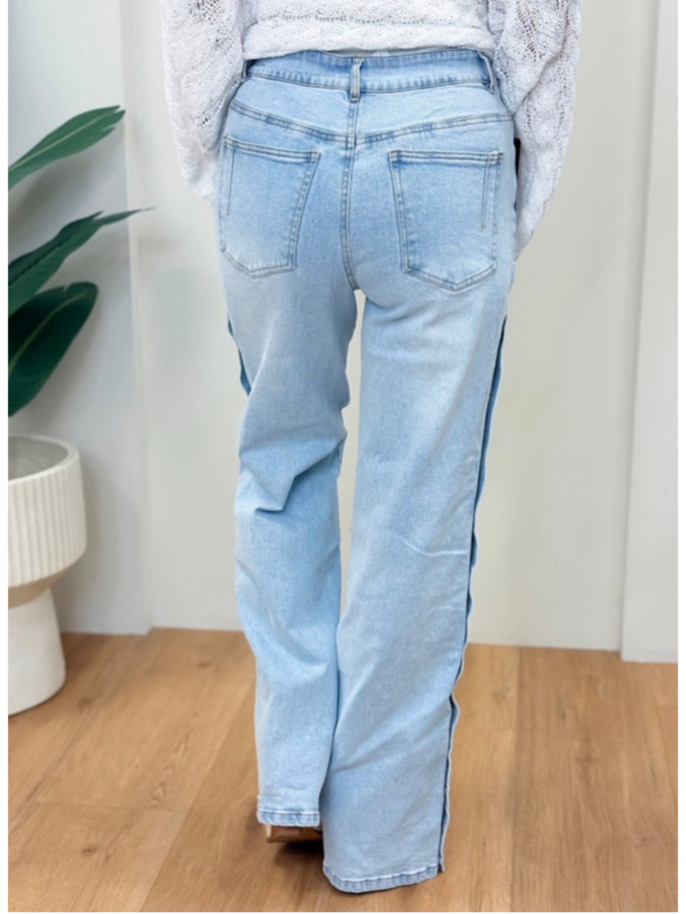 Women's Blue B Light Wash Blue Snap Button Flare Jeans Medium - Picture 2 of 5